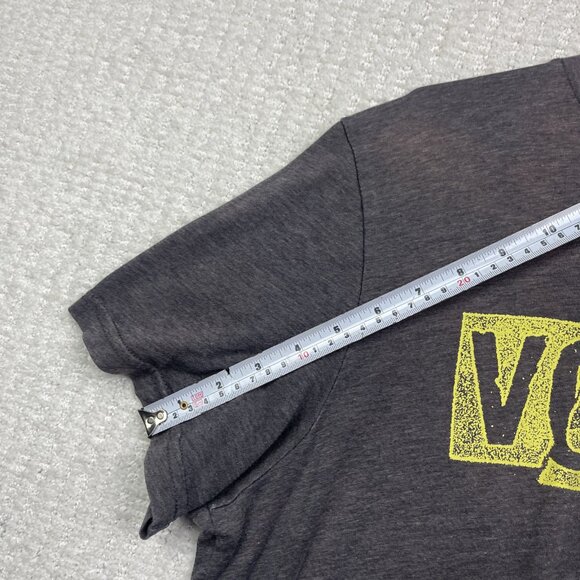 Y2K Volcom Stone Big Distressed Logo Skater Tee Adult Size L Modern Fit Read - Picture 11 of 16